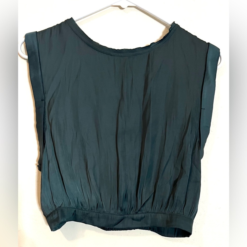 Cute teal crop shirt, small/x small, no stretch
